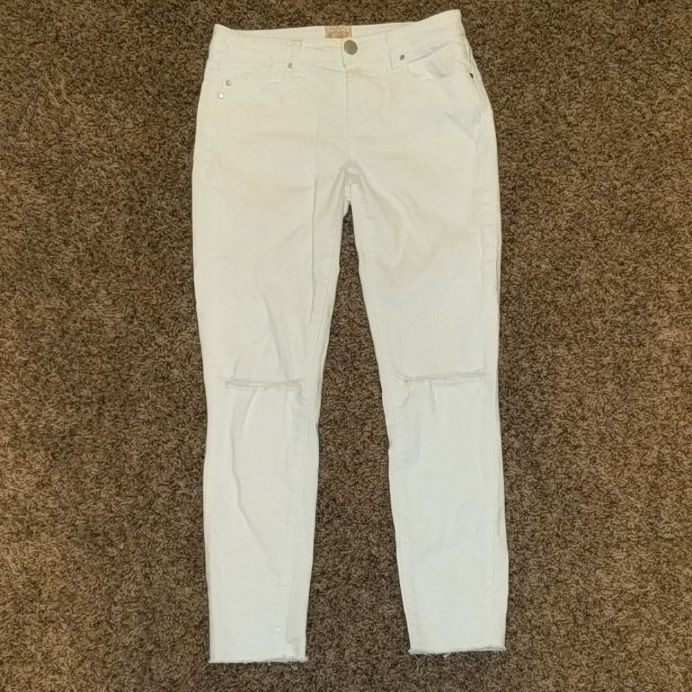 Gianni Bini white cropped jeans